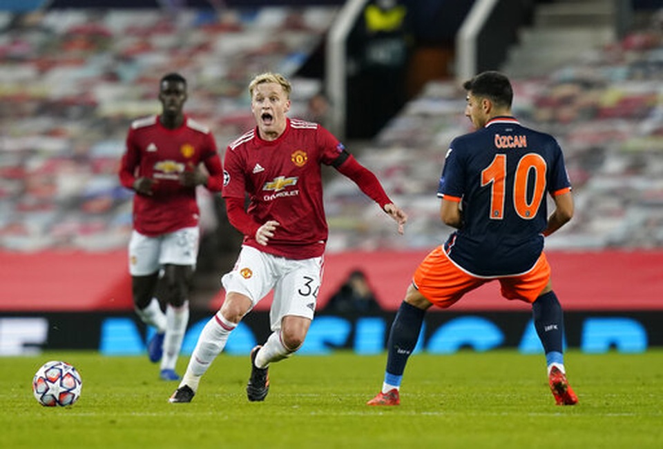Man Utd 4-1 Istanbul Basaksehir: Fernandes lập cú đúp, James “chốt hạ” - 1 Man Utd 4-1 Istanbul Basaksehir: Fernandes lập cú đúp, James “chốt hạ” - 1
