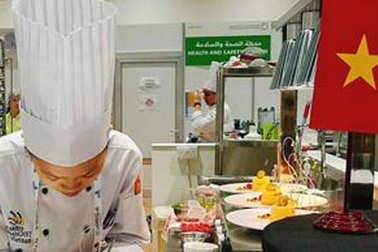 Cô gái không chọn đại học, theo đuổi nghề bếp