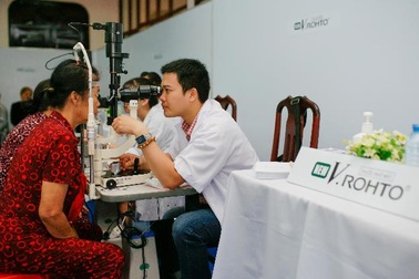 Hành trình 11 năm thắp sáng hàng ngàn đôi mắt Việt