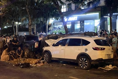 Hà Nội: Ô tô tông liên hoàn 2 xe con và 1 xe máy, 1 người tử vong