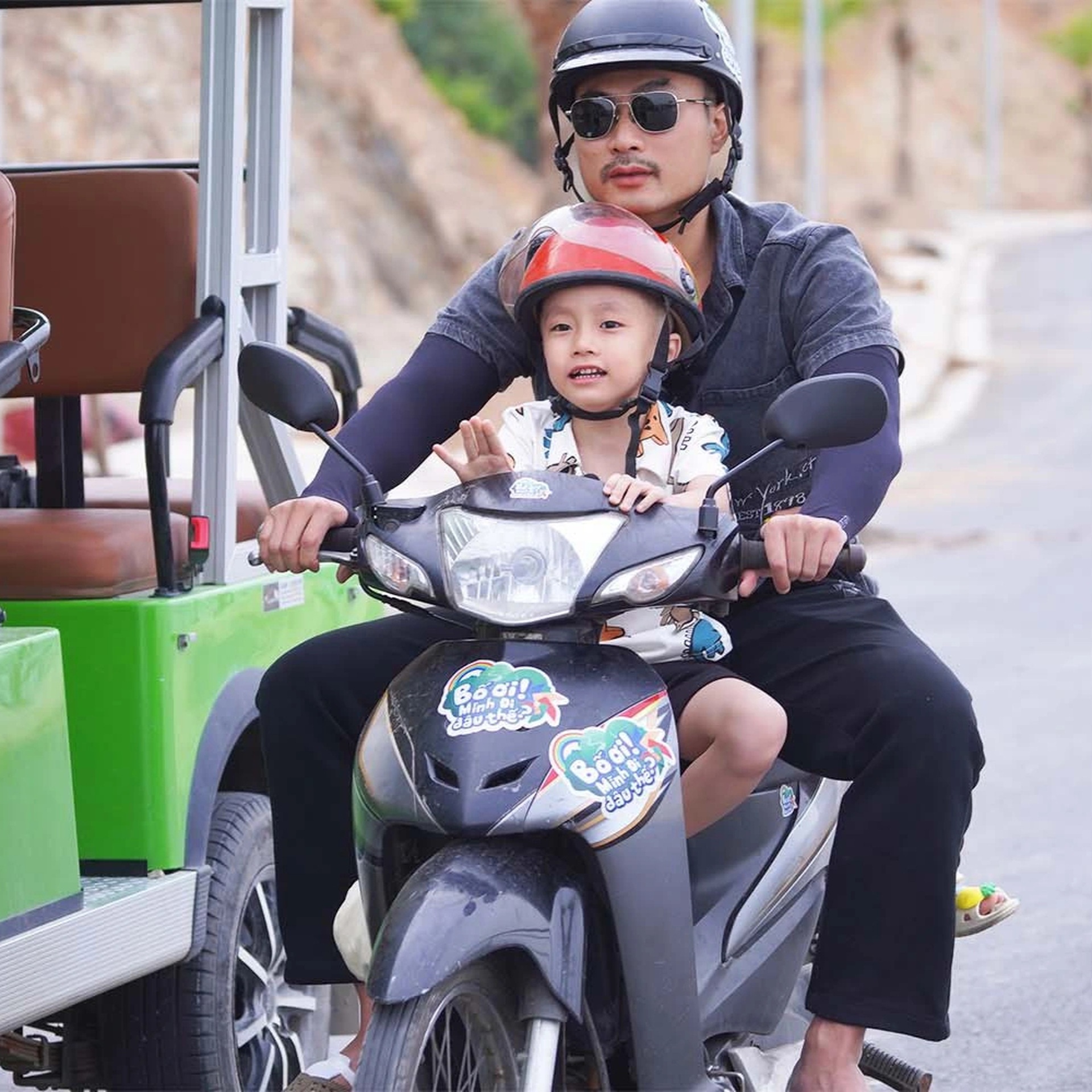 Đời thực ít biết của Duy Hưng - diễn viên đang gây tranh cãi ở phim VTV - 14 Đời thực ít biết của Duy Hưng - diễn viên đang gây tranh cãi ở phim VTV - 14
