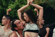 Câu thoại gợi dục, diễn xuất mờ nhạt khiến Jennie tiếp tục nhận "gạch đá"