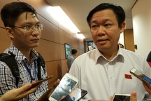 Ngoại tệ, vàng trong dân còn nhiều, môi trường kinh doanh tốt, dân sẽ bỏ ra đầu tư