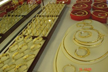 Nguy cơ suy thoái kinh tế toàn cầu: Thời cơ của nhà đầu tư vàng?