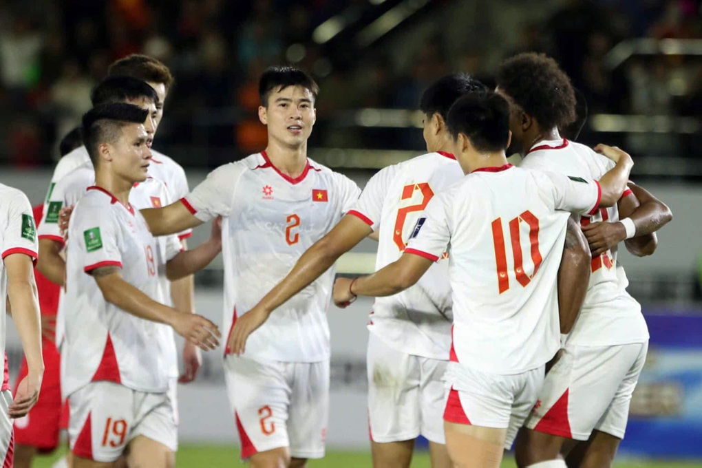 Xuân Son, Tuấn Hải tỏa sáng, đội tuyển Việt Nam thắng trên sân Lào - 2 Xuân Son, Tuấn Hải tỏa sáng, đội tuyển Việt Nam thắng trên sân Lào - 2