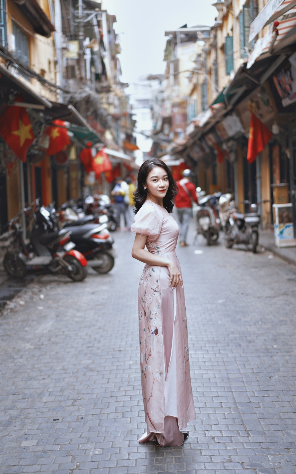 Clip cô gái khoe giọng hát cao nổi da gà, độc đáo tới mức thành trào lưu - 2 Clip cô gái khoe giọng hát cao nổi da gà, độc đáo tới mức thành trào lưu - 2