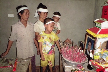 Đang gặt lúa, một người bị sét đánh chết tại chỗ