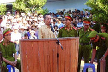 Tử hình kẻ giết vợ con man rợ