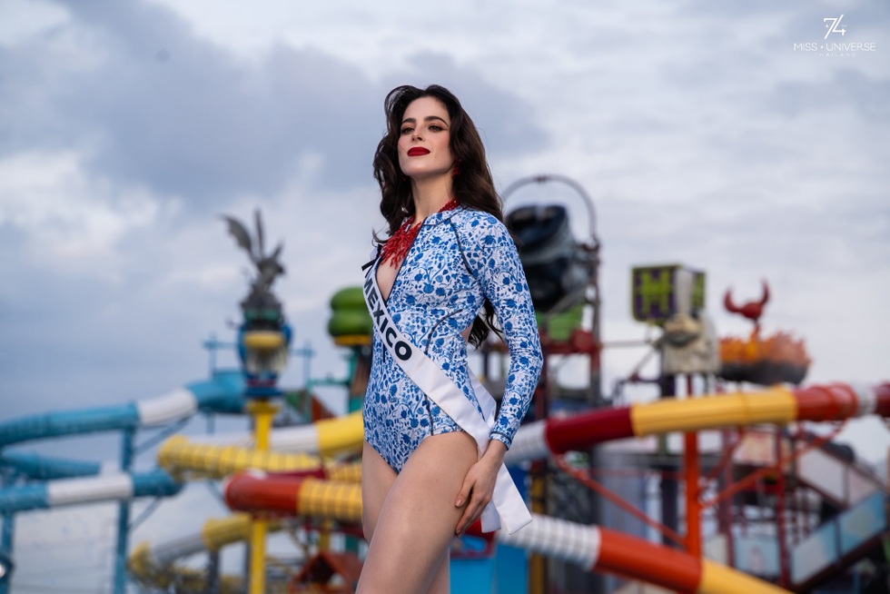 Tân Hoa hậu Hoàn vũ: Từ trẻ khó đọc đến mỹ nhân đẹp nhất hành tinh - 9