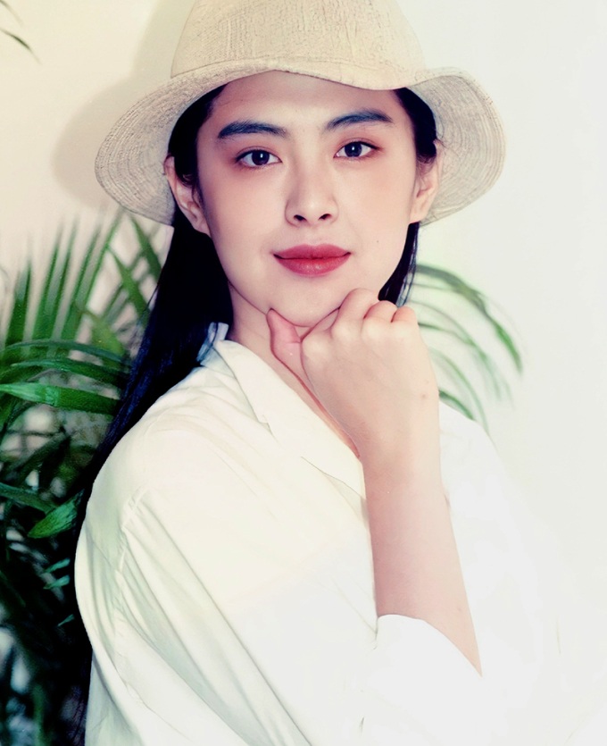 Khi chân dài showbiz phớt lờ dư luận, chấp nhận nương tựa đại gia - 9 Khi chân dài showbiz phớt lờ dư luận, chấp nhận nương tựa đại gia - 9