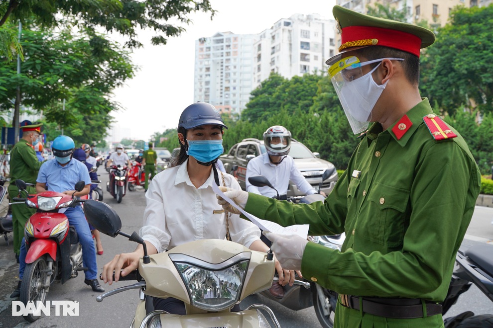 Chuyên gia: Hà Nội cần kiểm soát chặt việc đi lại khi giãn cách theo vùng - 2 Chuyên gia: Hà Nội cần kiểm soát chặt việc đi lại khi giãn cách theo vùng - 2