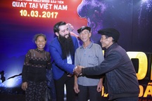 Đạo diễn phim Kong gặp lại những người dân Ninh Bình đóng vai thổ dân