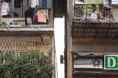 Ung dung sống trong khu tập thể nguy hiểm nhất Hà Nội sát hồ Thành Công