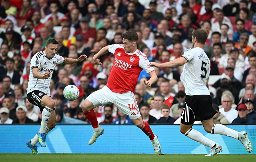 Gyokeres tỏa sáng, Arsenal củng cố ngôi đầu và tạo áp lực lên Man City - 2