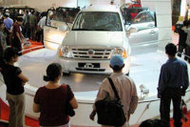 Các doanh nghiệp “hứa” giảm giá bán ô tô