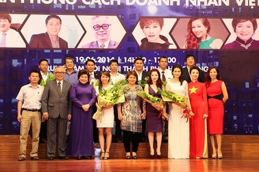 Lễ vinh danh Top 100 Phong cách Doanh nhân: Sự đầu tư hoành tráng và nghiêm túc