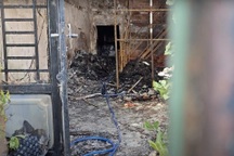 Người dân phải sơ tán lúc rạng sáng vì kho chứa giày dép bốc cháy