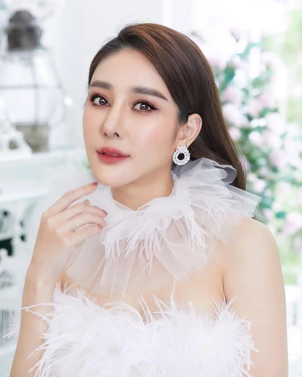 Vụ sao Chiếc lá cuốn bay tử nạn: Mẹ ruột nộp bằng chứng con bị sát hại - 1 Vụ sao Chiếc lá cuốn bay tử nạn: Mẹ ruột nộp bằng chứng con bị sát hại - 1