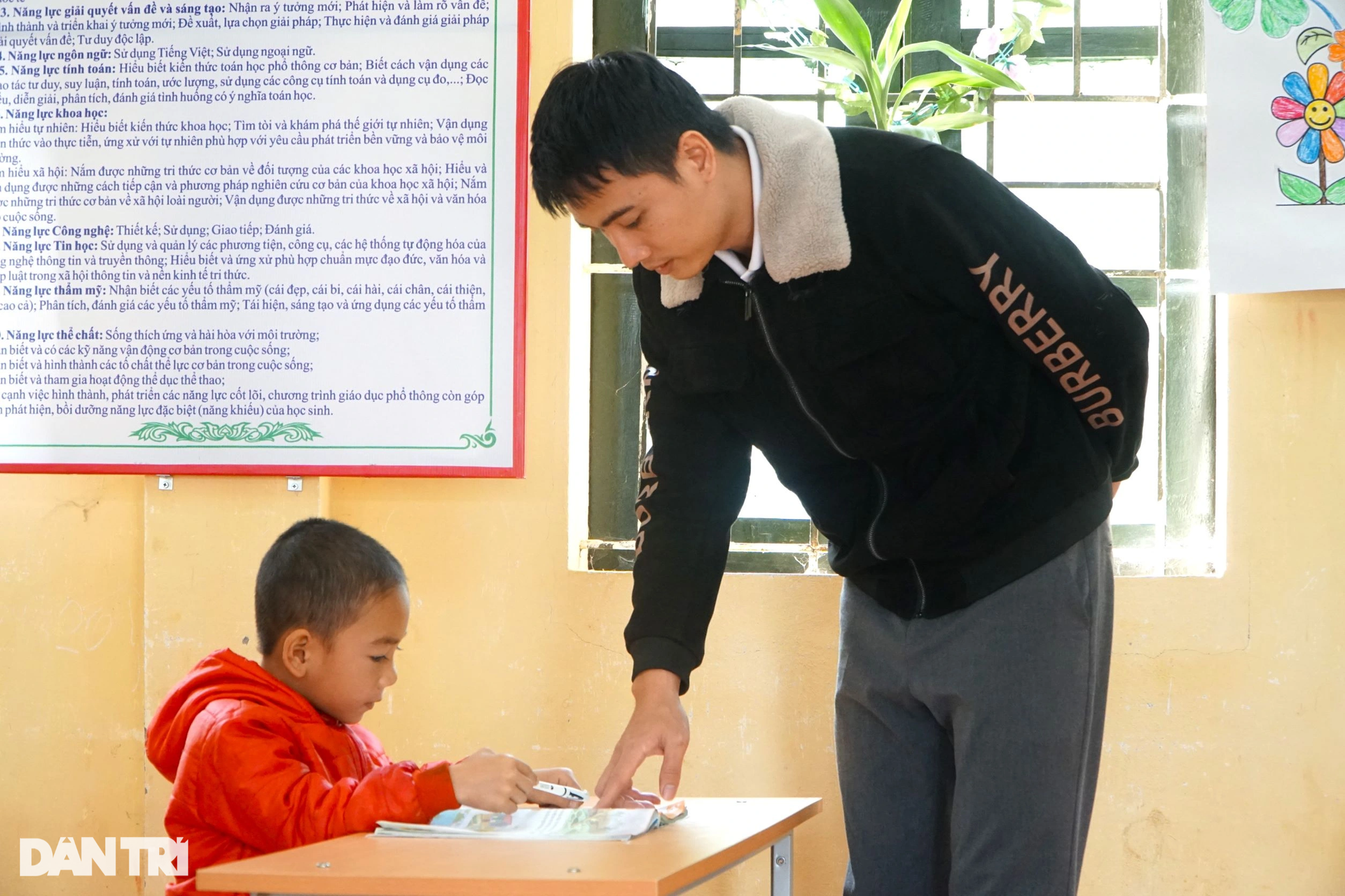 Ngôi trường đặc biệt 14 năm chưa từng có giáo viên nữ - 10 Ngôi trường đặc biệt 14 năm chưa từng có giáo viên nữ - 10