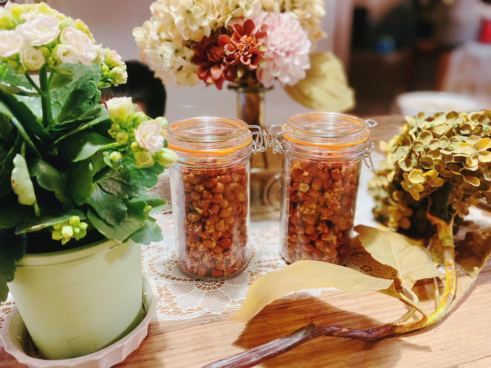 Món ngon ngày Tết: đậu phộng rang tỏi ớt - 1 Món ngon ngày Tết: đậu phộng rang tỏi ớt - 1