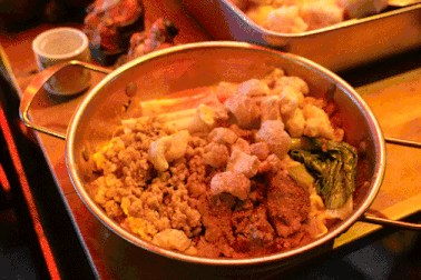 Quán mì đêm “Trả thù đời” gây sốt giới trẻ TPHCM vì cách gọi món kỳ lạ