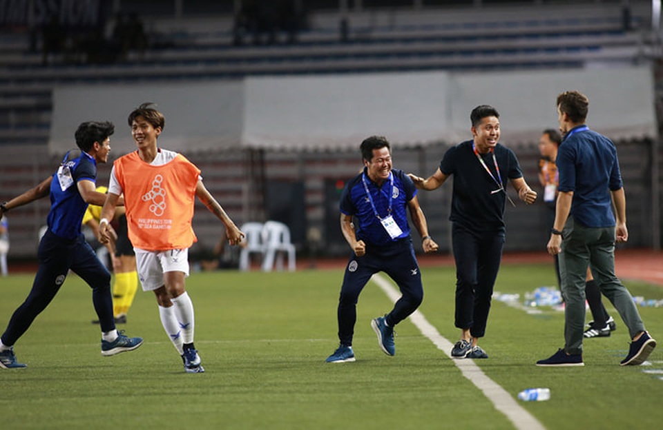 U22 Campuchia vỡ òa niềm vui khi làm nên lịch sử ở SEA Games - 5 U22 Campuchia vỡ òa niềm vui khi làm nên lịch sử ở SEA Games - 5