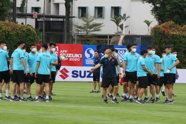 Nước chủ nhà AFF Cup lại bị than phiền vì quy định khó đỡ