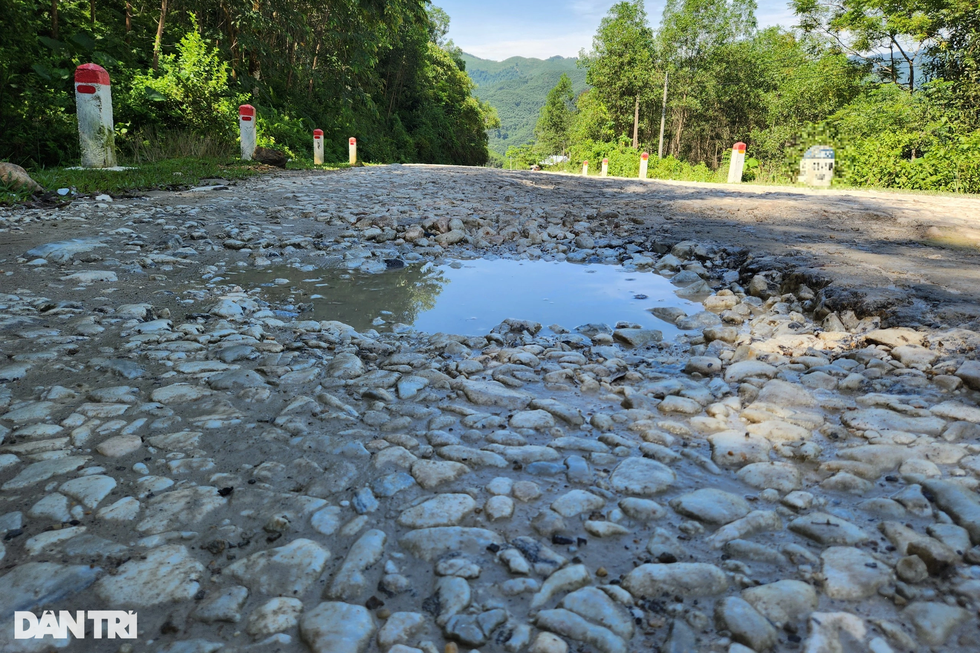 Con đường đau khổ hơn 40 năm tuổi bao giờ mới được sửa chữa? - 8