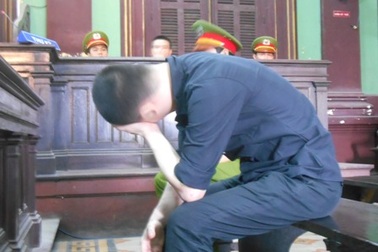 Giết con chưa tròn 1 tháng tuổi vì vợ không cho… quan hệ