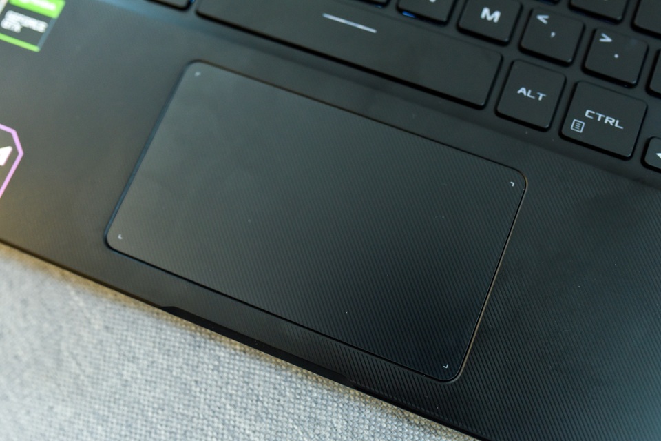 Cận cảnh ROG Flow X13: laptop gaming mỏng nhẹ, xoay gập 360 độ - 6 Cận cảnh ROG Flow X13: laptop gaming mỏng nhẹ, xoay gập 360 độ - 6