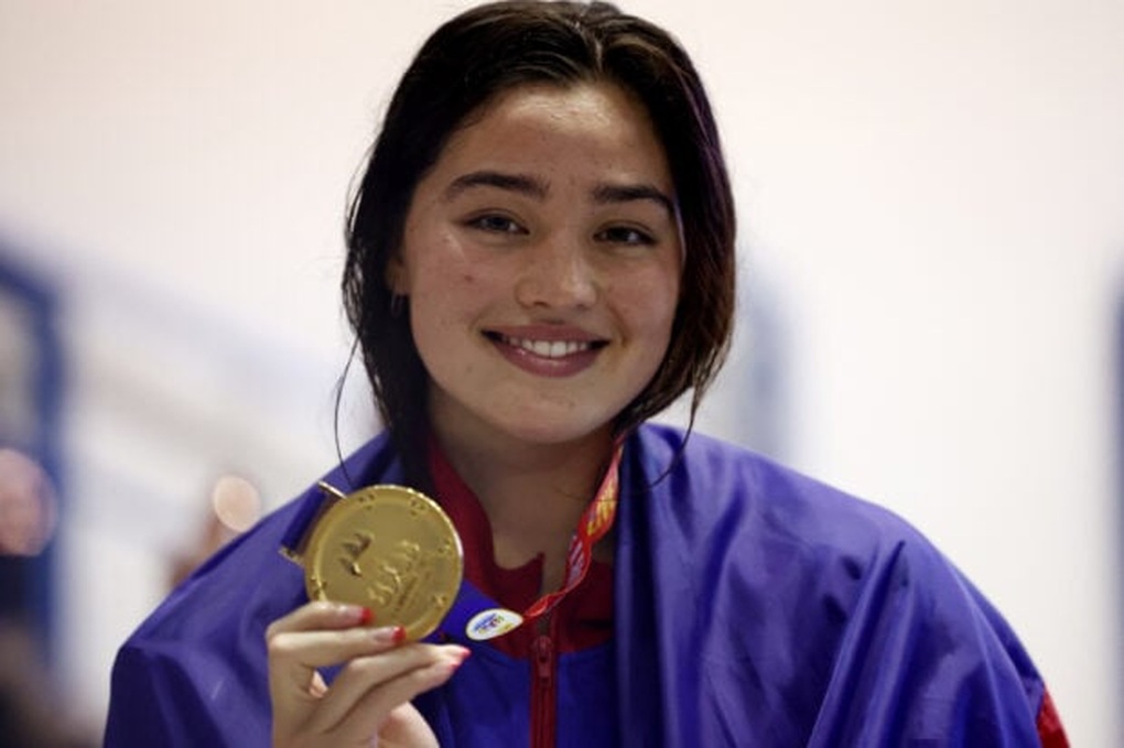 Bông hồng lai 17 tuổi xinh đẹp, phá vỡ kỷ lục SEA Games của Ánh Viên - 2 Bông hồng lai 17 tuổi xinh đẹp, phá vỡ kỷ lục SEA Games của Ánh Viên - 2
