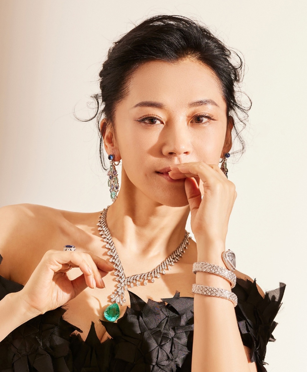 Sắc vóc rực rỡ và gợi cảm của Nhậm Doanh Doanh Hứa Tình ở tuổi 52 - 8