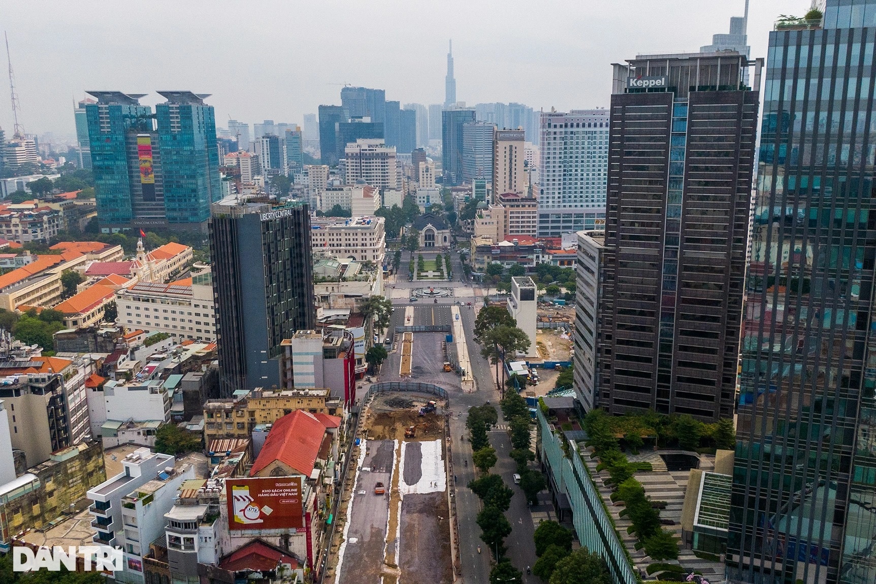 Ngày đêm thi công tháo dỡ lô cốt án ngữ 6 năm ở trung tâm TPHCM - 1 Ngày đêm thi công tháo dỡ lô cốt án ngữ 6 năm ở trung tâm TPHCM - 1