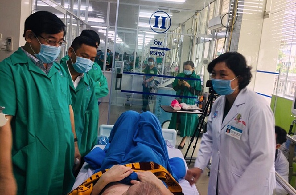 Phi công người Anh đủ tiêu chuẩn chuyển viện vào ngày 12/7 - 2 Phi công người Anh đủ tiêu chuẩn chuyển viện vào ngày 12/7 - 2