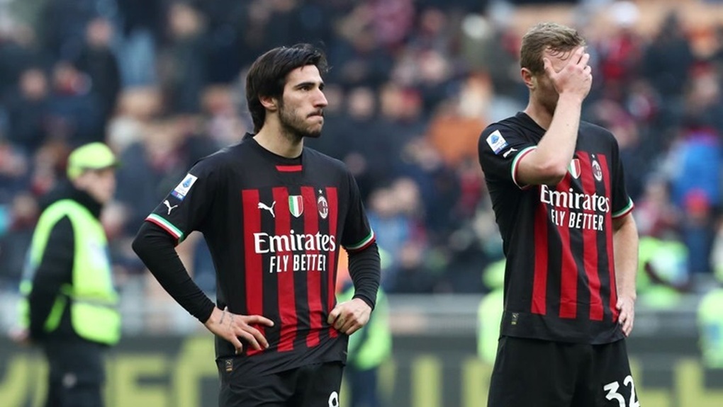 Thua thảm 2-5, AC Milan chạm cột mốc tệ hại nhất lịch sử - 2 Thua thảm 2-5, AC Milan chạm cột mốc tệ hại nhất lịch sử - 2