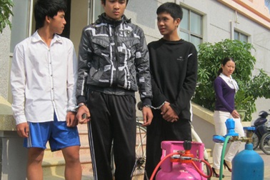 Xử lý hành chính 3 học sinh cắt máy ATM