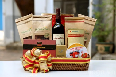 Quà Tết - Vang Việt “lên ngôi”