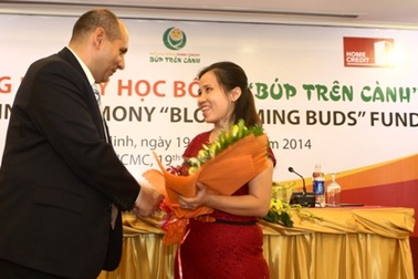 Hỗ trợ con em công nhân đi học mầm non