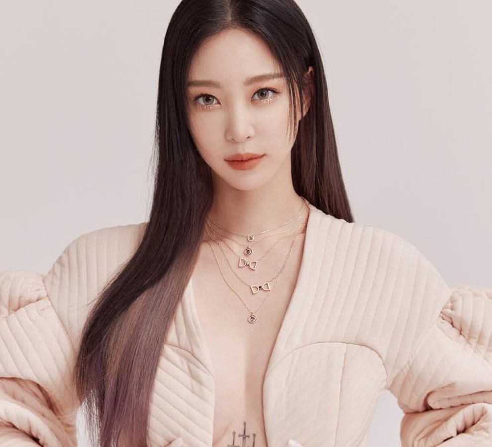 Chị đẹp Han Ye Seul thừa nhận bạn trai trẻ từng làm việc ở quán karaoke - 3 Chị đẹp Han Ye Seul thừa nhận bạn trai trẻ từng làm việc ở quán karaoke - 3