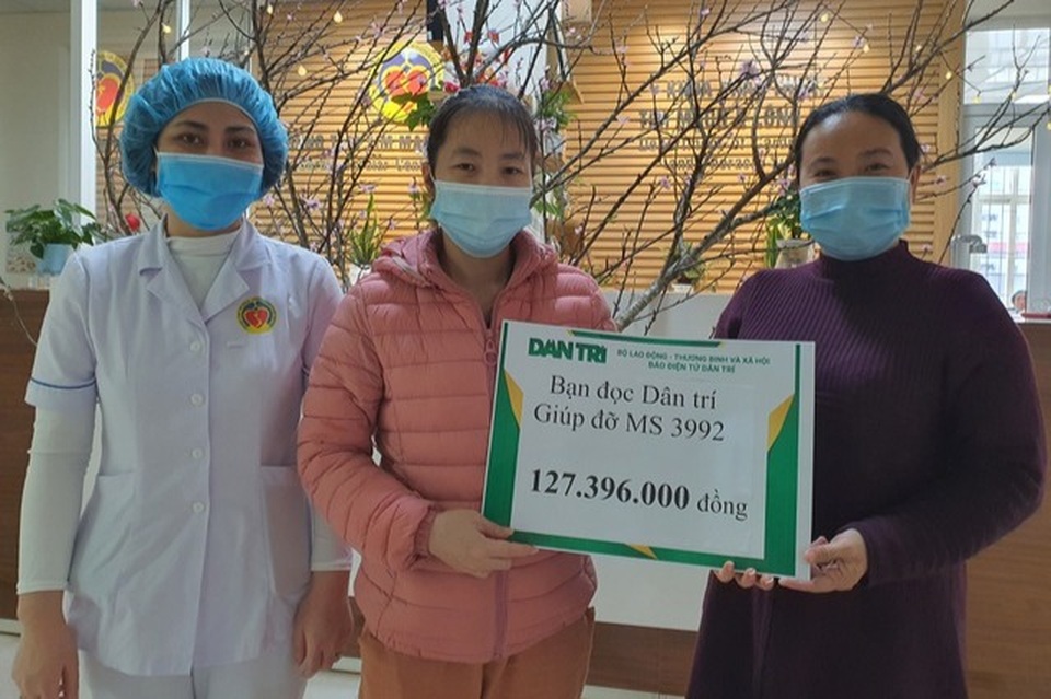 Người đàn ông mắc bệnh hiểm đón nhận 30 triệu đồng từ ngân hàng trao tặng - 4 Người đàn ông mắc bệnh hiểm đón nhận 30 triệu đồng từ ngân hàng trao tặng - 4