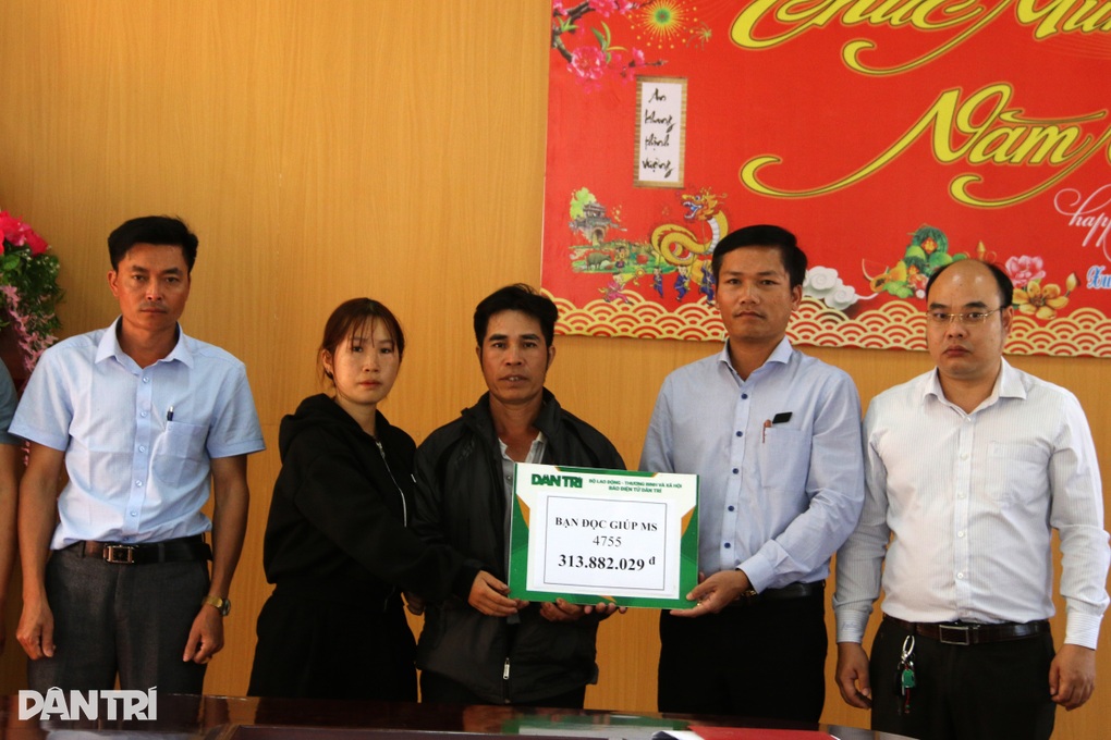 Bạn đọc giúp bố mẹ nghèo không đủ tiền mua thuốc cho con hơn 310 triệu đồng - 1