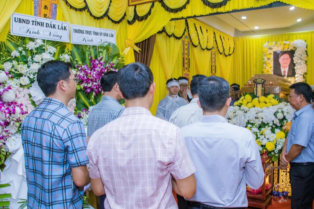 Vụ chủ tịch xã tử nạn khi điều tiết giao thông: Nữ tài xế khai có uống rượu - 2 Vụ chủ tịch xã tử nạn khi điều tiết giao thông: Nữ tài xế khai có uống rượu - 2
