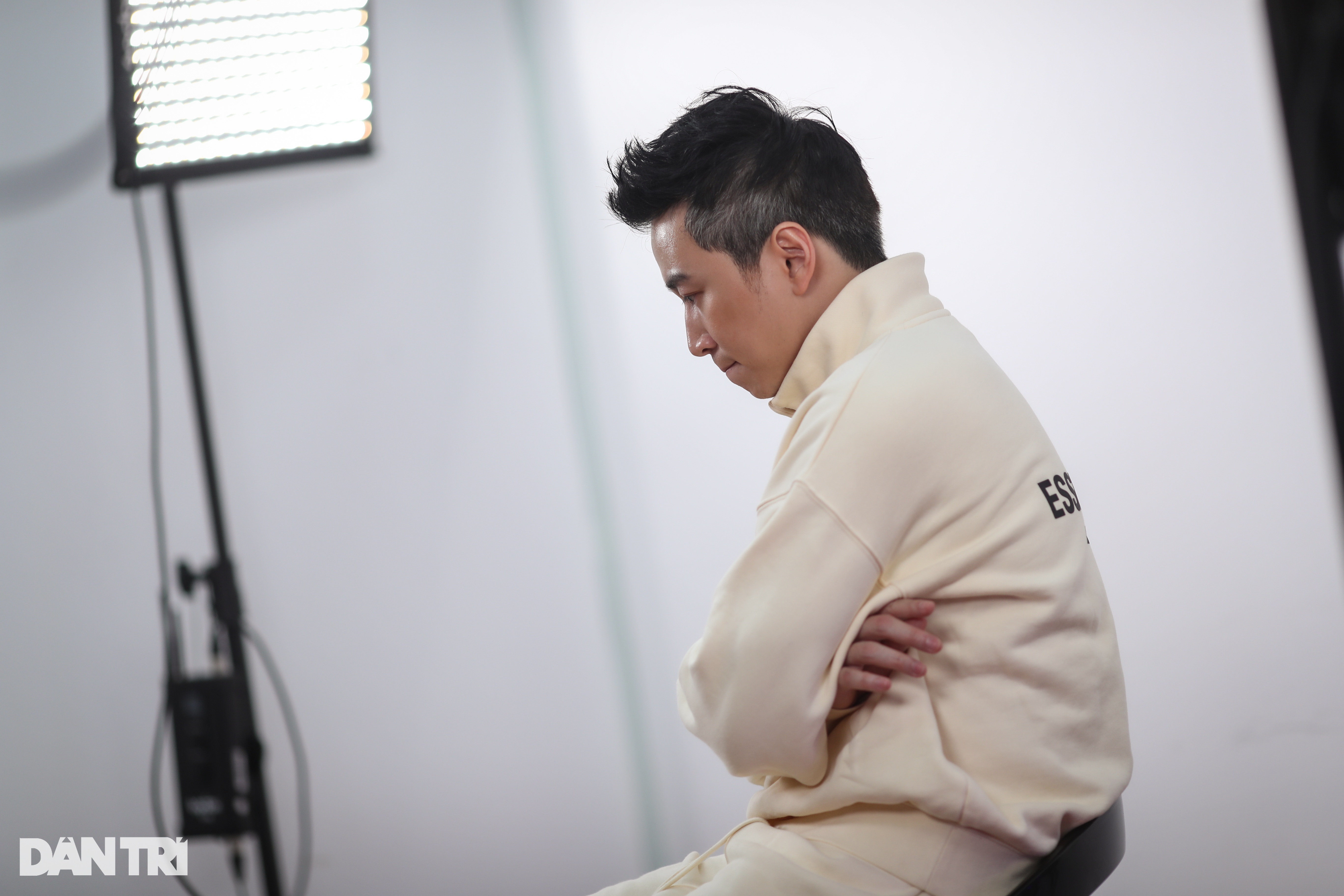 Rapper Karik: Kể cả đóng cửa ở nhà, tôi cũng bị người ta chửi trên mạng - 6 Rapper Karik: Kể cả đóng cửa ở nhà, tôi cũng bị người ta chửi trên mạng - 6