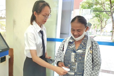 Bố trí sinh viên ngành công nghệ thông tin về xã hỗ trợ thủ tục hành chính