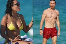 DJ David Guetta tình tứ bên bạn gái bốc lửa kém 26 tuổi