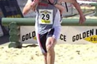 Thi vác vợ chạy