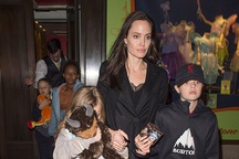 Angelina Jolie gày gò xuất hiện tại London
