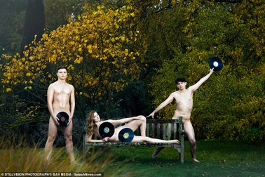 Bộ ảnh lịch khỏa thân của những sinh viên trường Cambridge