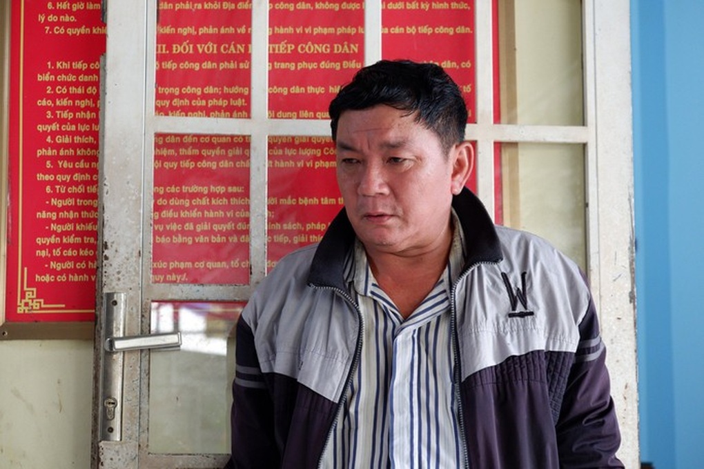 Khởi tố kẻ tráo đổi hàng trăm vé số của người phụ nữ không tay, không chân - 1 Khởi tố kẻ tráo đổi hàng trăm vé số của người phụ nữ không tay, không chân - 1