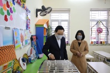 Bộ trưởng Phùng Xuân Nhạ kiểm tra phòng dịch virus corona tại trường học